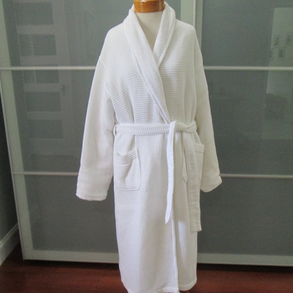 Pottery Barn Waffle Weave White Resort Robe